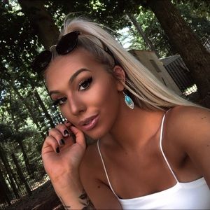 Meet your Posher, Jaclyn